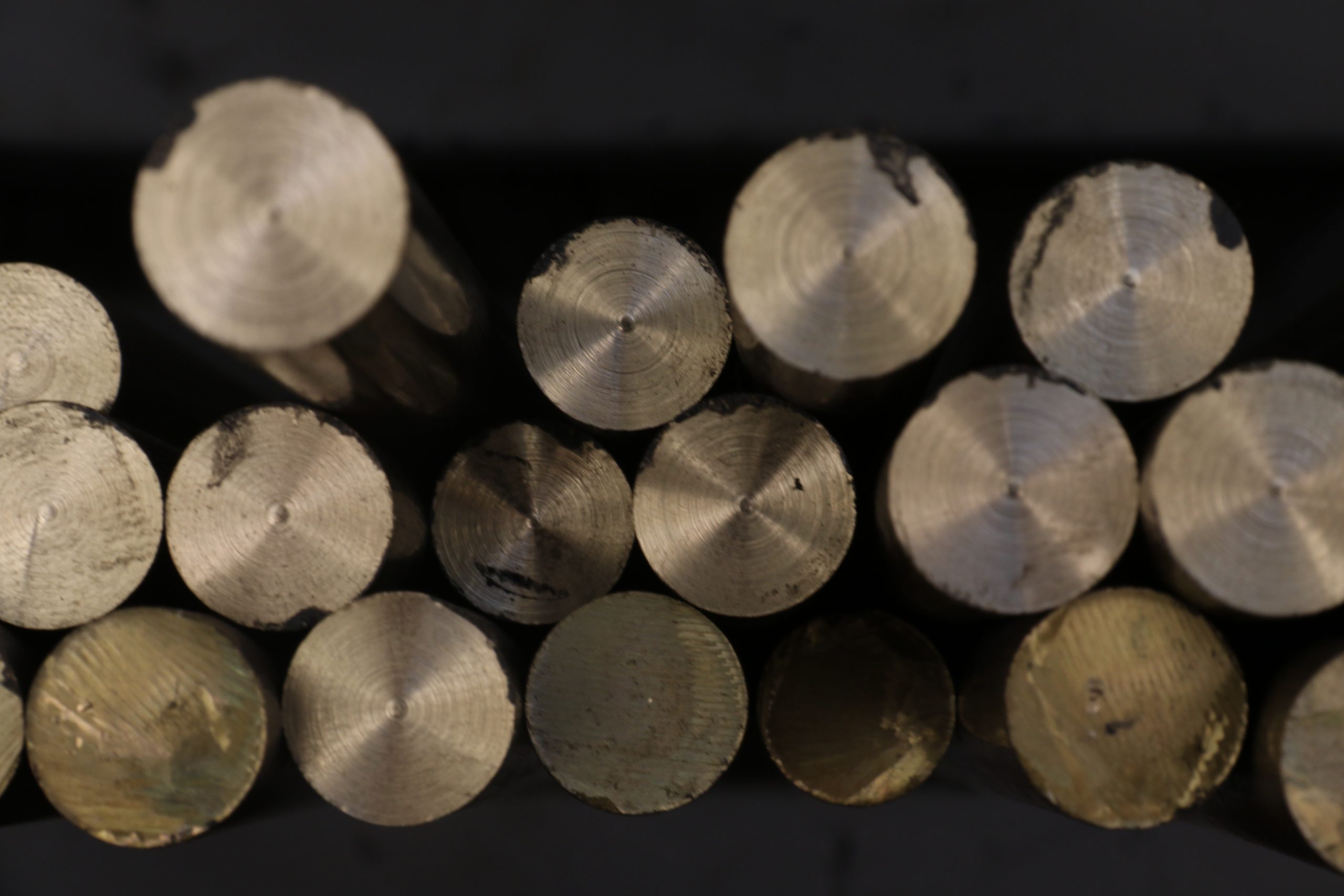 Raw solid brass rods — the primary material used in crafting Vista D’oro’s luxury hardware collections.