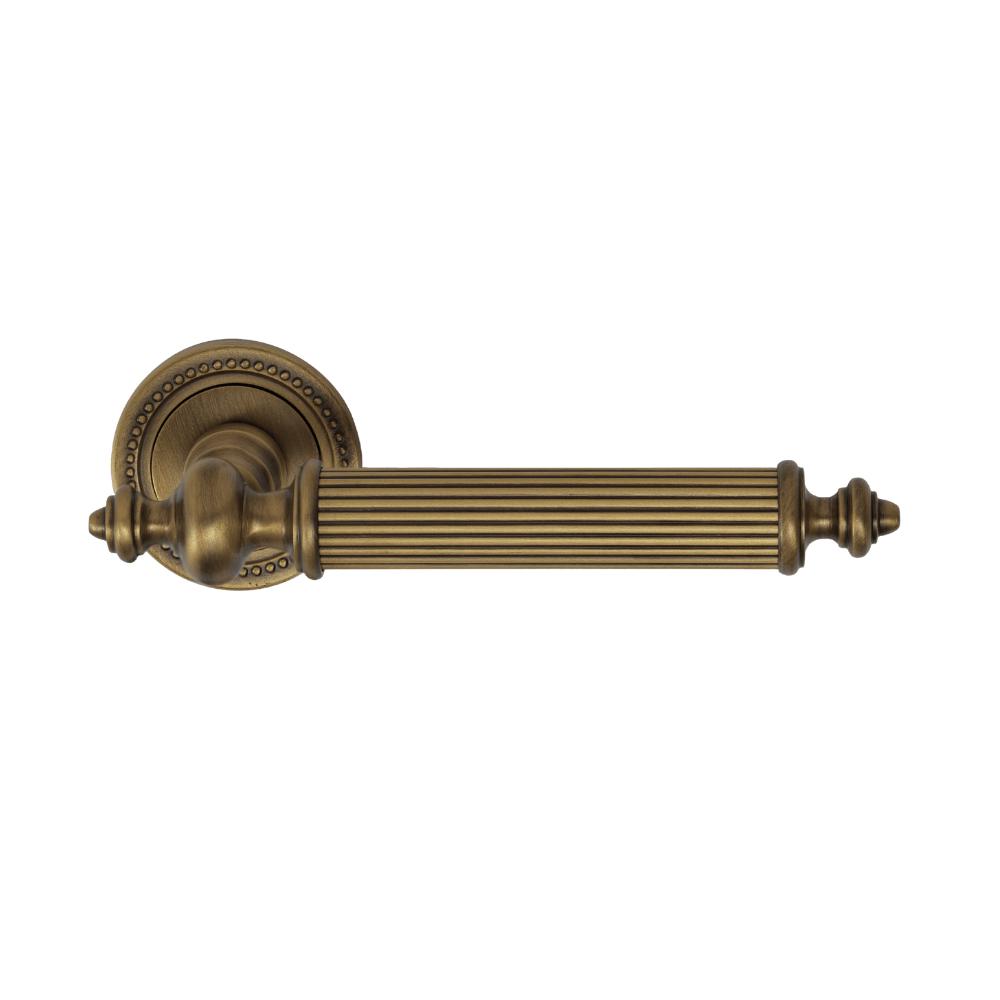 Antik Door handle on Rose (1)